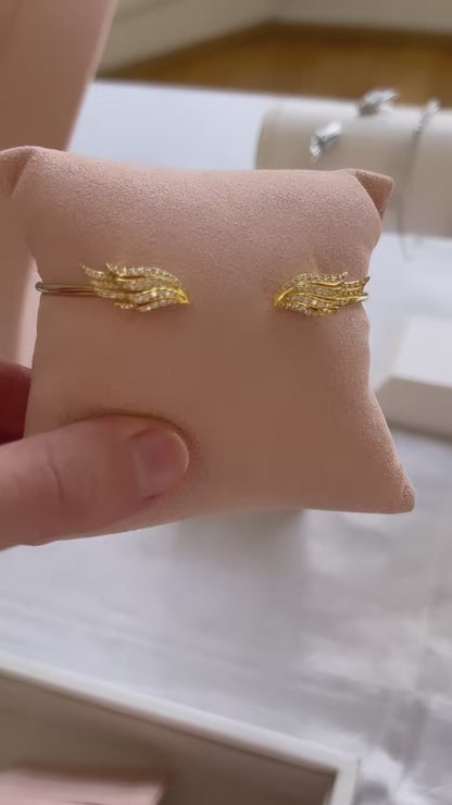 Hochwertiger Engelsflügel-Armreif aus Gold-Vermeil